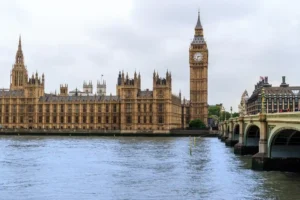 Study in UK — top universities and intakes | Tezzonix